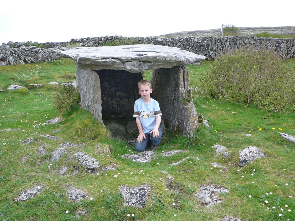 Image of Gleninsheen (Wedge Tomb) by Nucleus