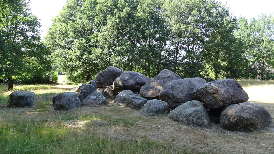 Image of D19 Drouwen (Hunebed) by Nucleus