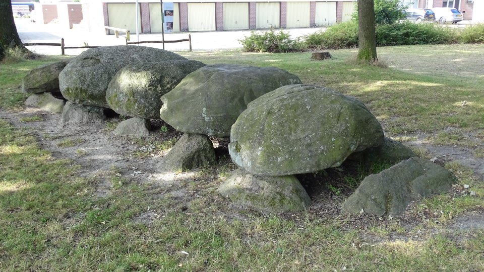 Image of D47 Emmen (Angelslo) (Hunebed) by Nucleus