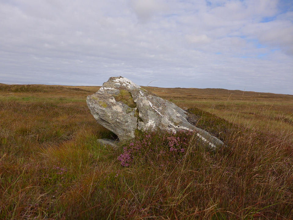 Image of Loch na Cloiche (Standing Stone / Menhir) by thelonious