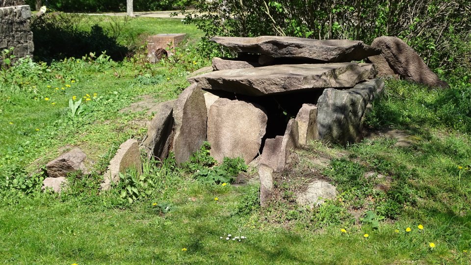 Image of Rampenkiste von Schortewitz (Cist) by Nucleus