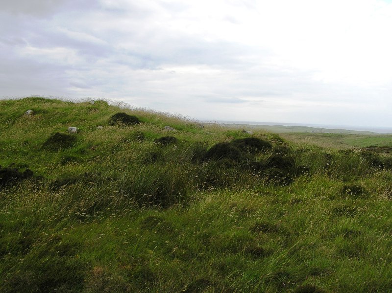 Image of Cleitreabhal A Tuath (Chambered Cairn) by drewbhoy