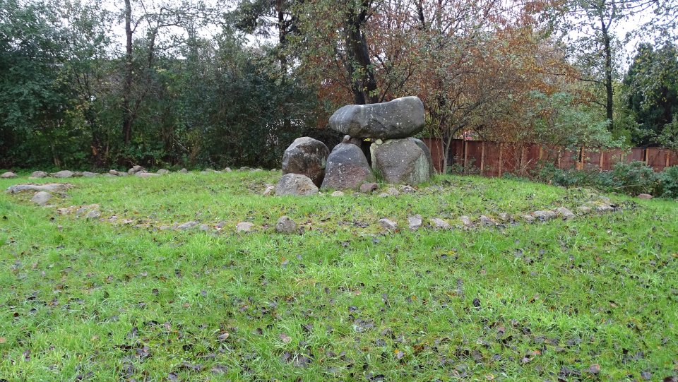 Image of Hüsby (Dolmen / Quoit / Cromlech) by Nucleus