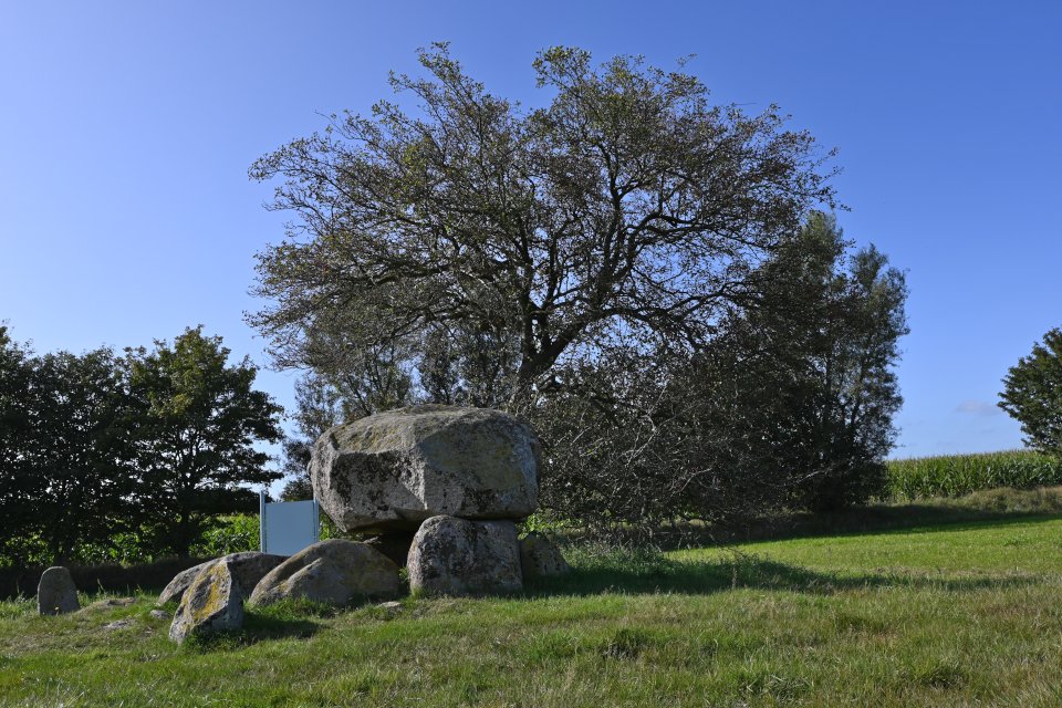 Image of Poppholz (Dolmen / Quoit / Cromlech) by Nucleus