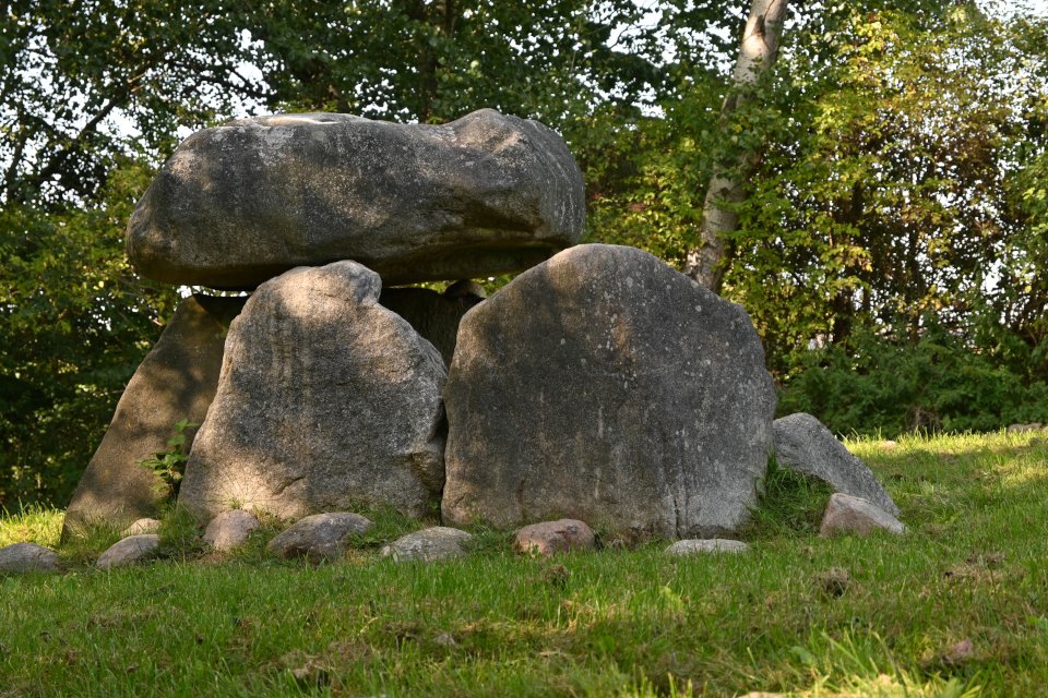 Image of Hüsby (Dolmen / Quoit / Cromlech) by Nucleus