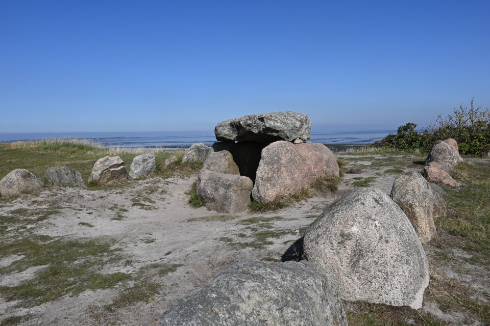 Image of Harhoog (Dolmen / Quoit / Cromlech) by Nucleus