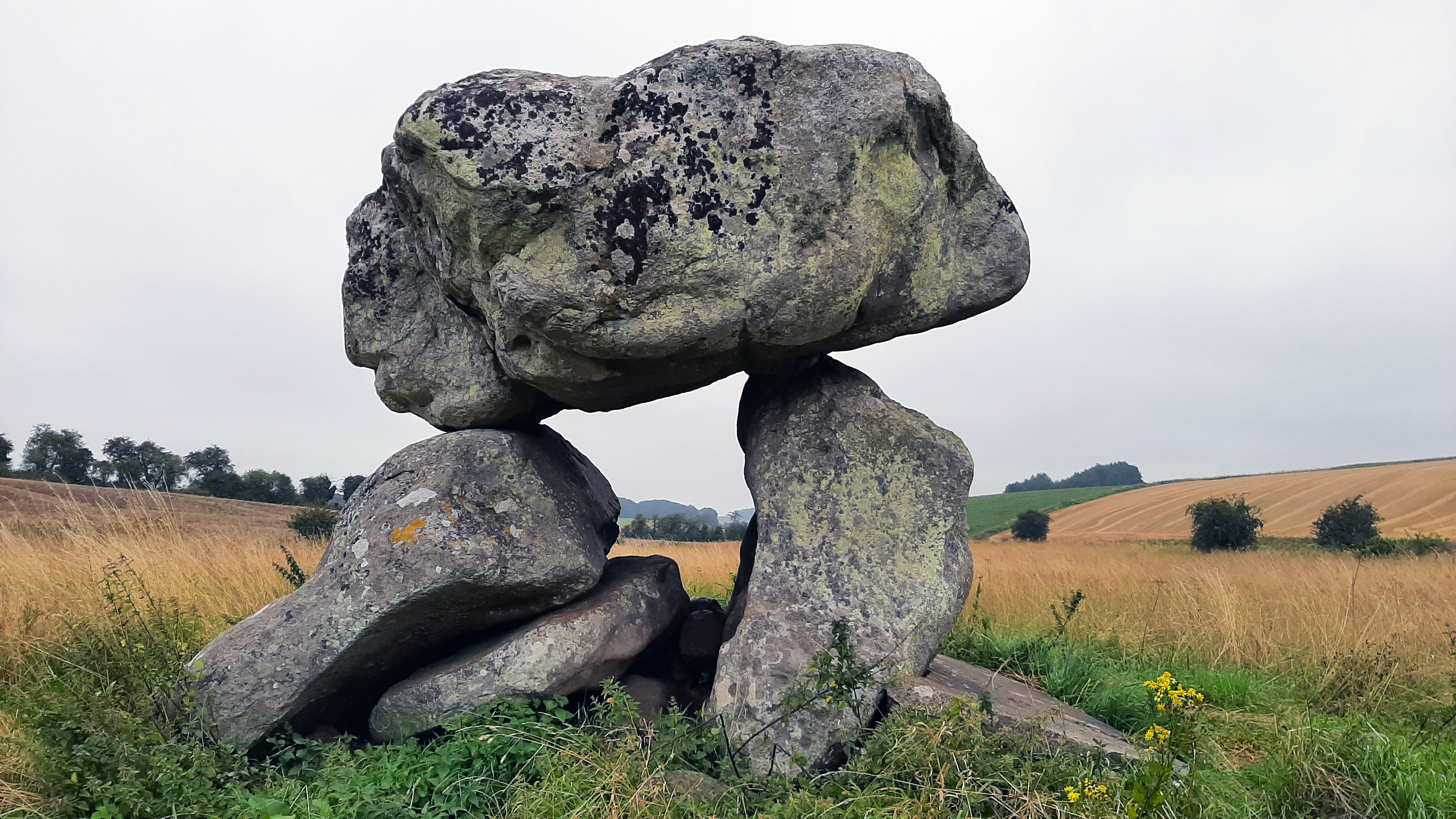 Image of Devil’s Den (Chambered Tomb) by Zeb