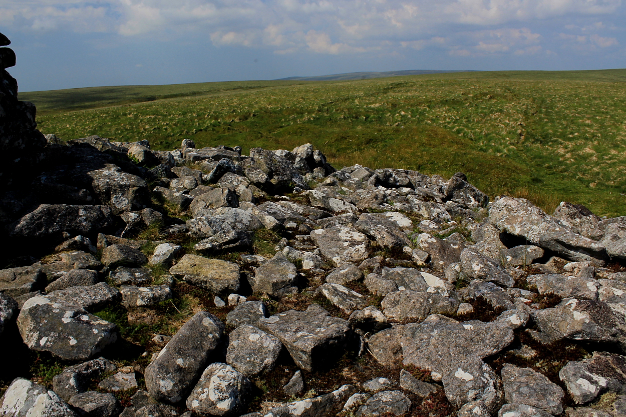 Image of Eastern White Barrow (Cairn(s)) by GLADMAN