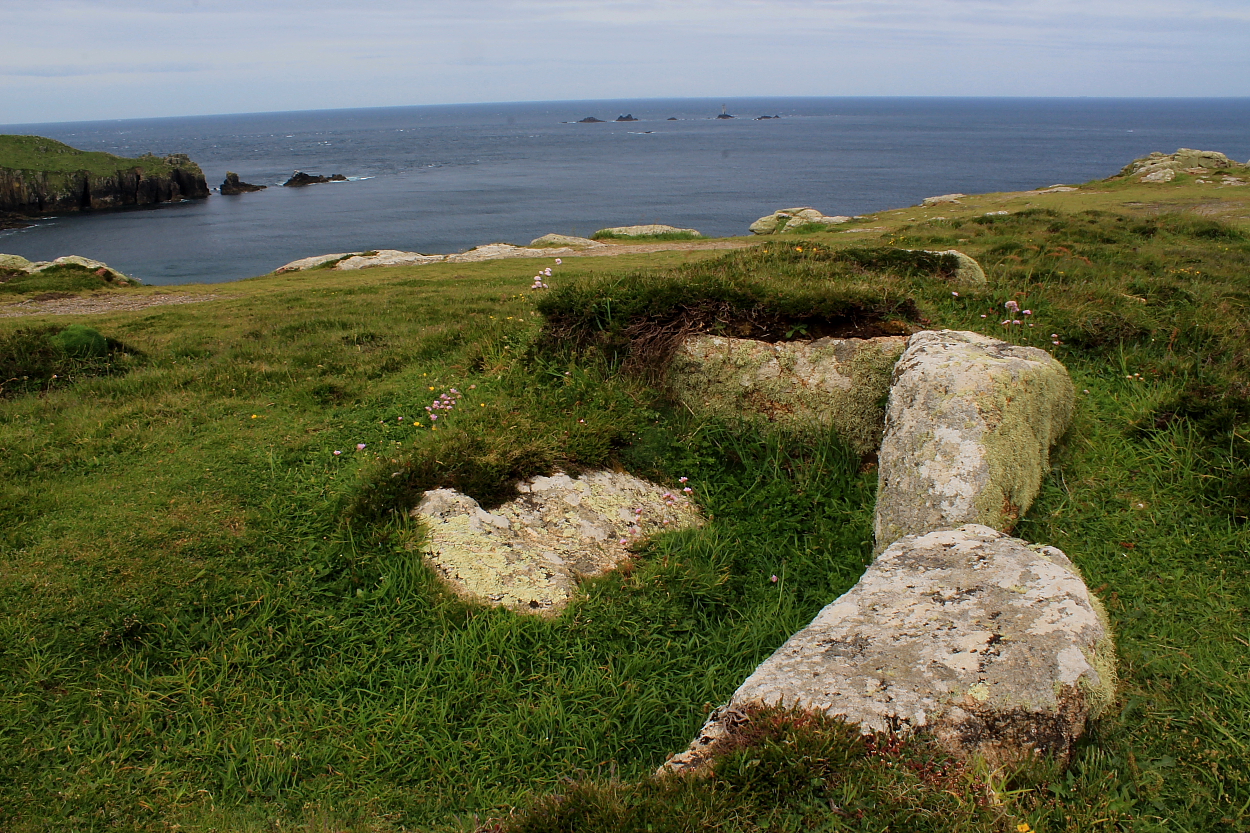 Image of Mayon Cliff (Cairn(s)) by GLADMAN
