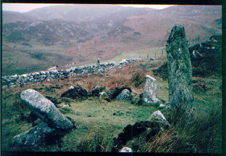 Image of Buaile Riabhach (Standing Stone / Menhir) by greywether
