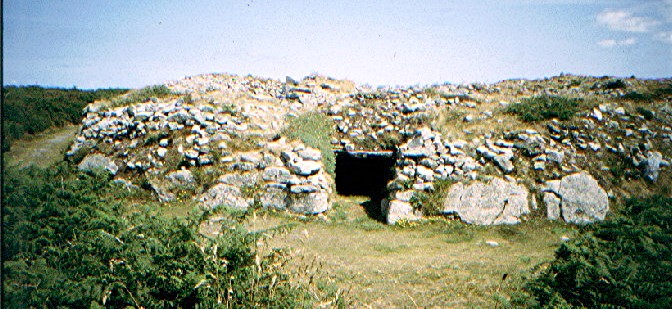 Image of Carn Gluze (Chambered Cairn) by greywether