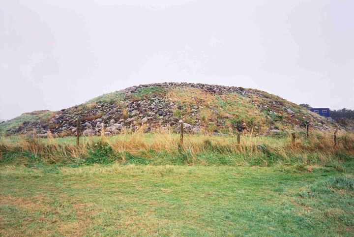 Image of Listoghil – Tomb 51 (Chambered Cairn) by Cursuswalker