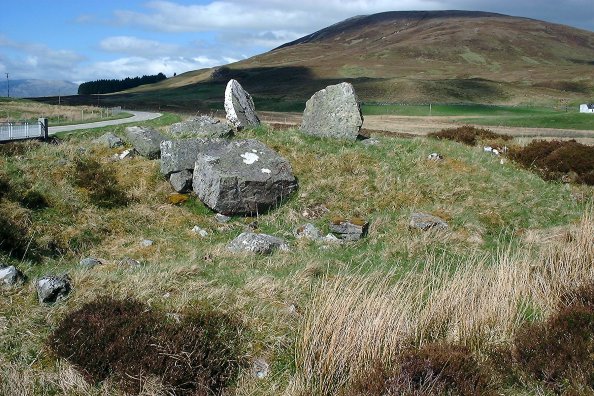 Image of Lyne (Chambered Cairn) by nickbrand