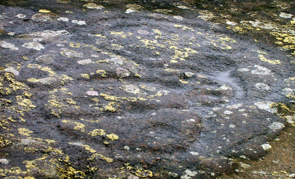 Image of Hanging Stones (Cup and Ring Marks / Rock Art) by rockartwolf