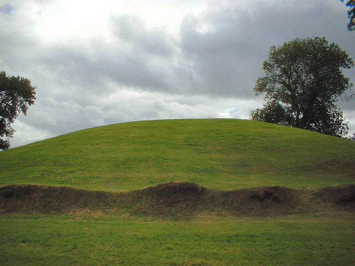 Image of Emain Macha (Henge) by bawn79