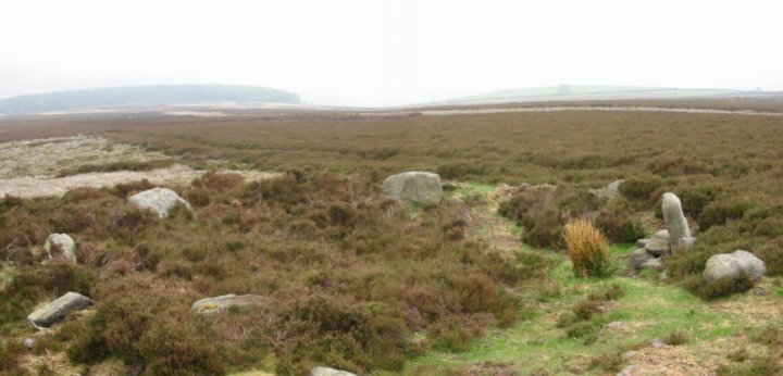 Image of Bamford Moor South (Stone Circle) by stubob