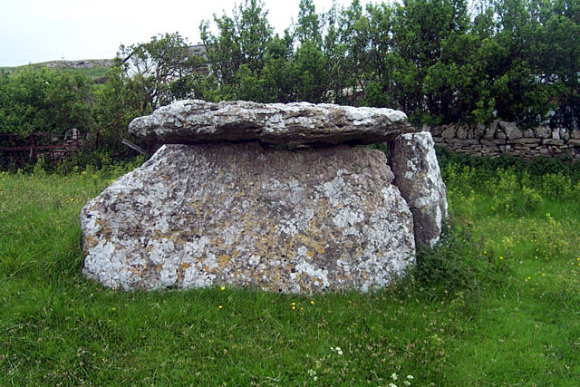 Image of Llety’r Filiast (Burial Chamber) by IronMan