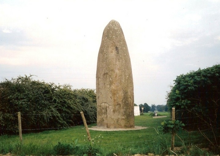 Image of Menhir de Champ-Dolent by postman