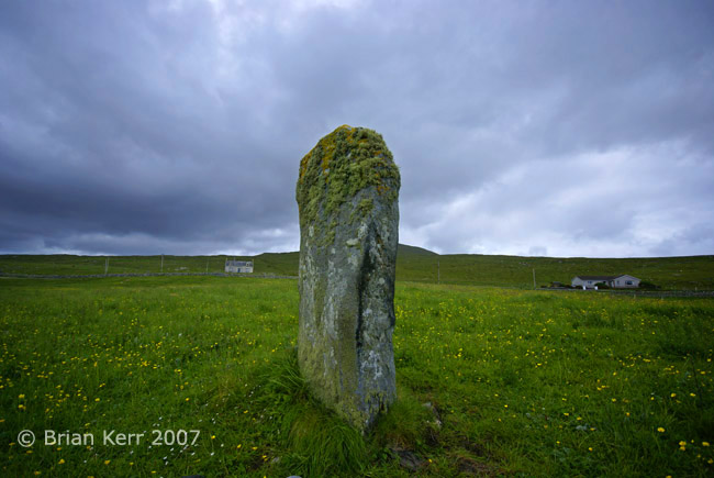 Image of Sgarasta (Standing Stone / Menhir) by rockartwolf