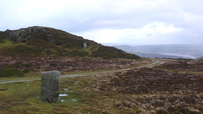 Image of Maen Penddu (Standing Stone / Menhir) by skins