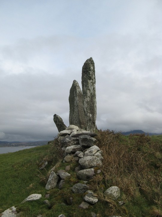 Image of Eightercua (Stone Row / Alignment) by bawn79