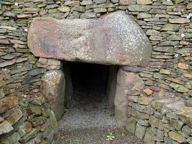 Image of La Hougue Bie (Passage Grave) by baza