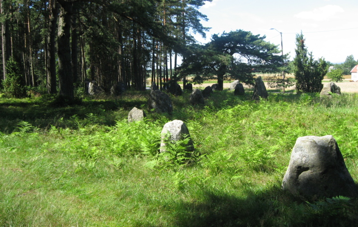Image of Lundeby, Råde (Stone Circle) by Vragebugten