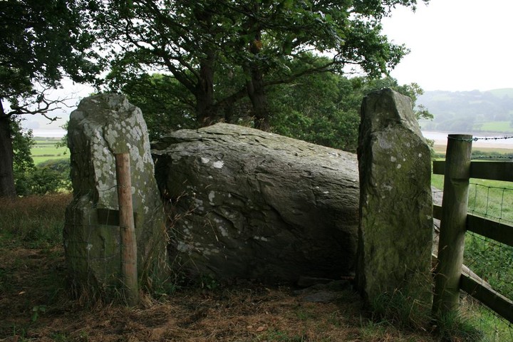 Image of Hendre Waelod (Dolmen / Quoit / Cromlech) by postman