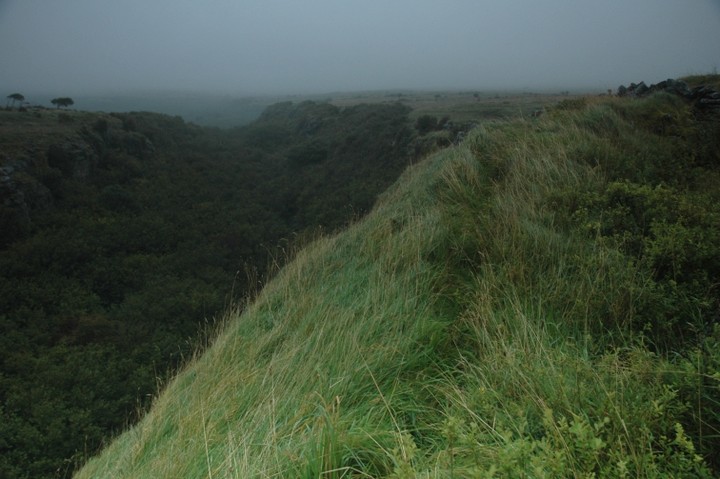 Image of Cahercommaun (Stone Fort / Dun) by ryaner