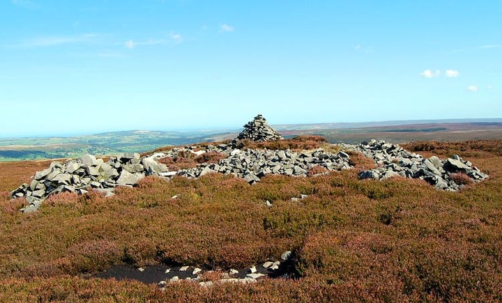Image of Peat Hill (Cairn(s)) by fitzcoraldo
