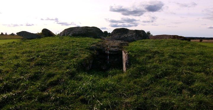 Image of Logårds kulle (Passage Grave) by L-M K