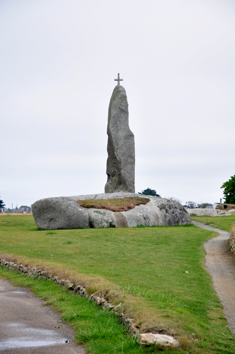 Image of Men Marz (Standing Stone / Menhir) by Moth