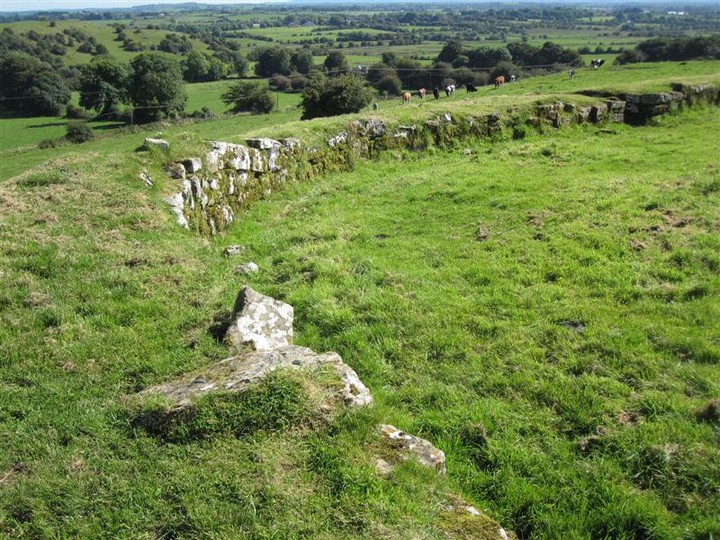 Image of Carraig Aille (Rath) by bogman