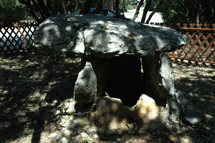 Image of Dolmen du Aven Marzal by Moth