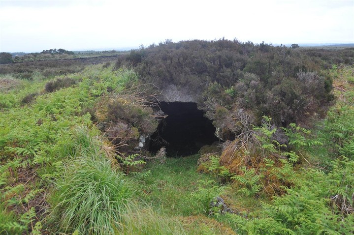 Image of Carrowleagh (Court Tomb) by bogman